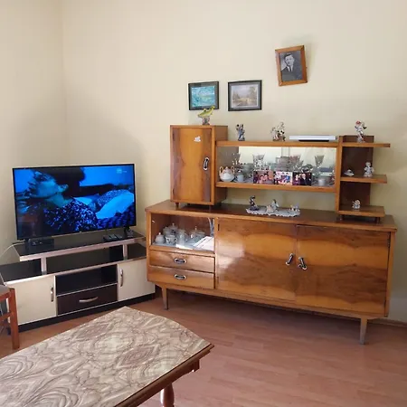 Shtepi Me Qera * Pogradaş